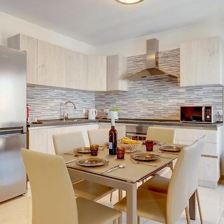 Stylish Bright And Airy Apart In Central Bugibba เซนต์พอลส์เบย์ ภายนอก รูปภาพ
