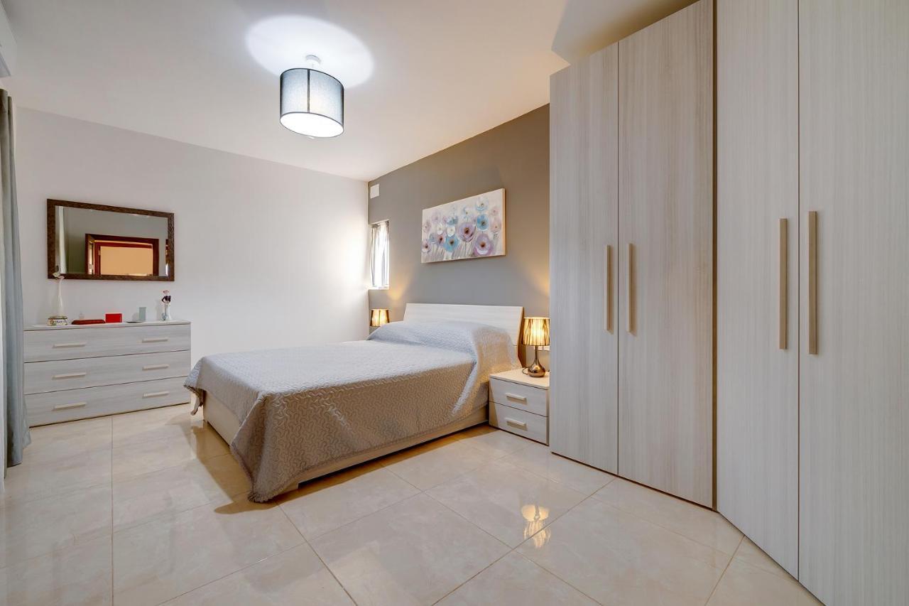 Stylish Bright And Airy Apart In Central Bugibba เซนต์พอลส์เบย์ ภายนอก รูปภาพ