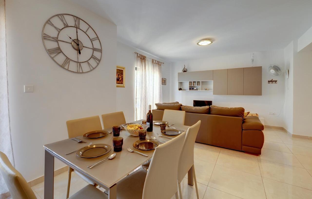 Stylish Bright And Airy Apart In Central Bugibba เซนต์พอลส์เบย์ ภายนอก รูปภาพ